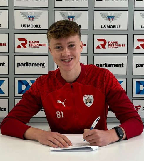 Ex Scorps signs for Barnsley